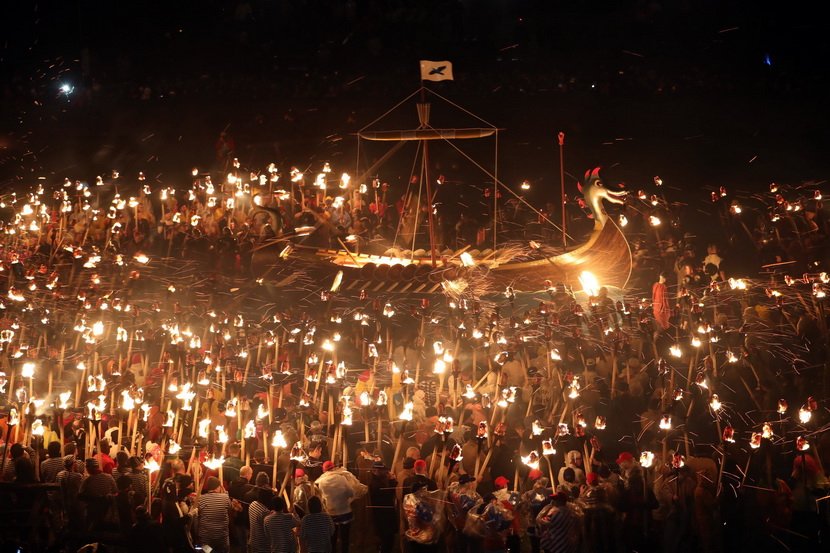 Vikinzi slave festival vatre