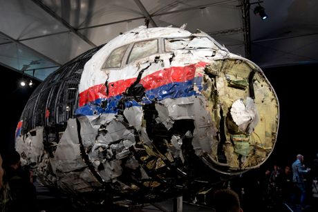 Malezijski avion MH17 suđenje Malaysia Airlines Flight MH17 Malezijski avion MH17 suđenje Malaysia Airlines Flight MH17