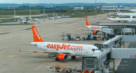 Easyjet, kompanija, avion, logo Easyjet, kompanija, avion, logo