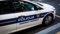 Policajci kod Požege u službenom automobilu imali odnose sa ženom: Njen muž otkrio snimke?