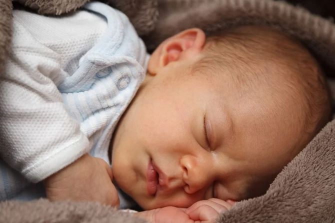 Beba, novorođenče