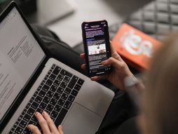 Kompjuter, Telefon, Devojka