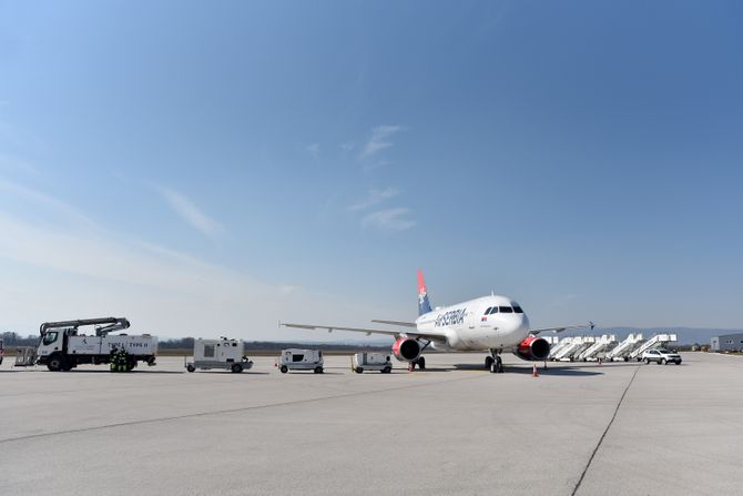 Tomislav Momirović Niš aerodrom Tomislav Momirović Niš aerodrom