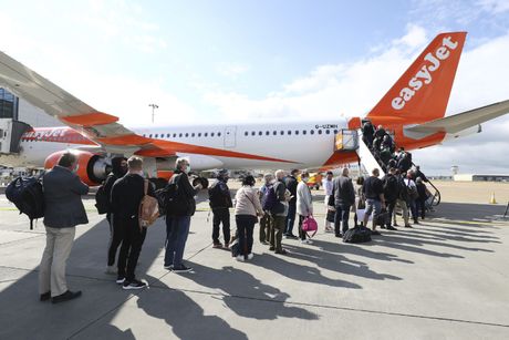 EasyJet avion kompanija logo EasyJet avion kompanija logo