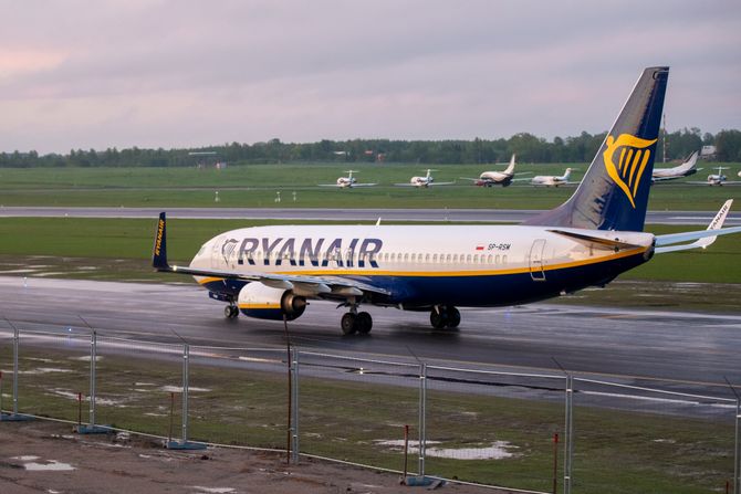 Rajaner Ryanair avion Minsk Belorusija Rajaner Ryanair avion Minsk Belorusija
