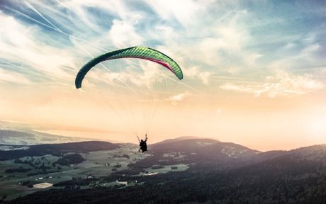 Paraglajding, paraglajder