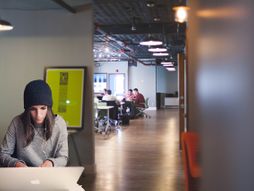 IT HUB, kancelarija, office, biznis, radni prostor,