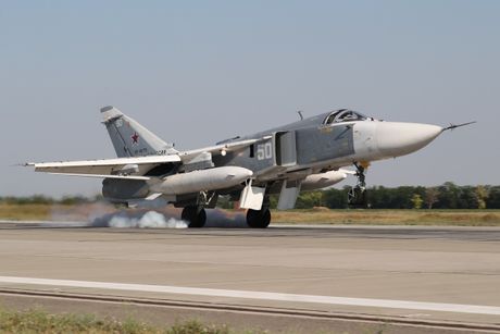Ruski vojni avion Suhoj Su-24M Ruski vojni avion Suhoj Su-24M