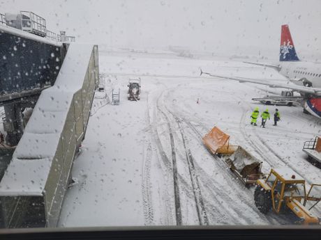 Aerodrom, sneg