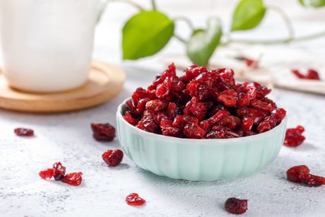 Suva brusnica, suvo voće, namirnice