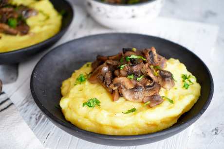 Pecurke i palenta, pecurke, rucak, jelo, cinija