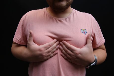 Muškarci nose, muškarac nosi brushalter