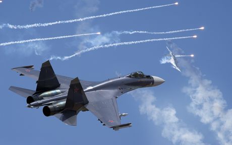 Russian Su 27 flanker ruski borbeni avion Russian Su 27 flanker ruski borbeni avion