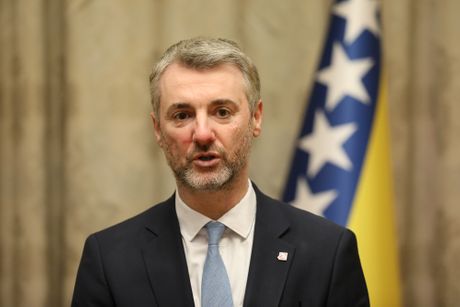 Goran Vesić, Edin Forto