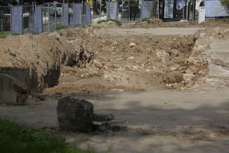 Rimska grobnica, Vlajkovićeva ulica kod skupštine