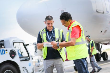 SKY Partner handling operater SKY Partner handling operater