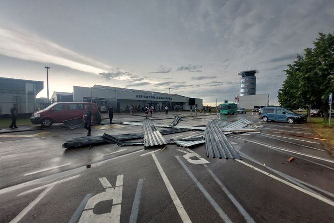Posledice nevremena 19.7.2023. na aerodromu Banjaluka Posledice nevremena 19.7.2023. na aerodromu Banjaluka