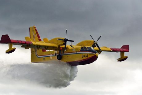 Canadier CL-415 protivpožarni avion, HRZ