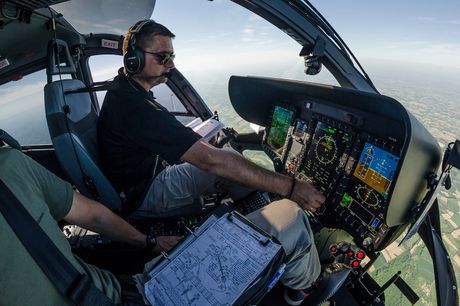 Piloti helikoptera H145M