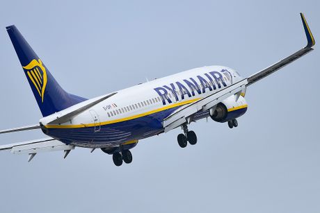 RYANAIR BOEING 737 RYANAIR BOEING 737