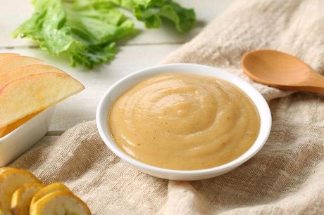 Mačka i hrana za bebe