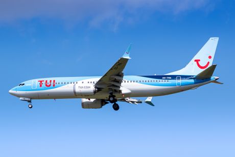 TUI Airways, Francuska avion, Tui Boeing 737 Max airplane at Paris Charles de Gaulle airport  CDG TUI Airways, Francuska avion, Tui Boeing 737 Max airplane at Paris Charles de Gaulle airport  CDG