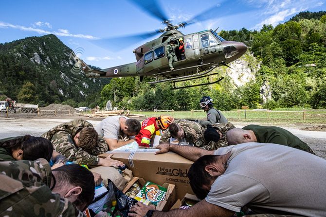 Slovenija Helikopteri Poplave Slovenija Helikopteri Poplave