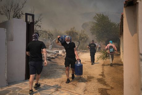 Manastir Sveta Petka, požar, Grčka