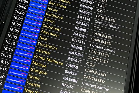 Aerodromu Hitrou u Londonu ima „tehnički problem“ Aerodromu Hitrou u Londonu ima „tehnički problem“