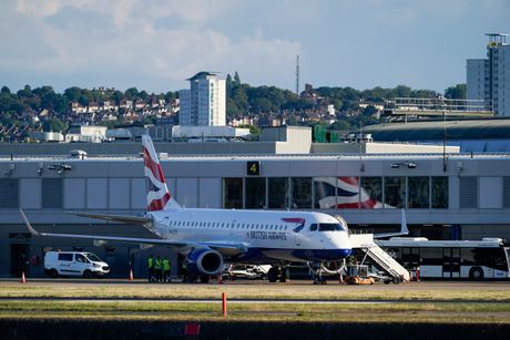 Aerodromu Hitrou u Londonu ima „tehnički problem“ Aerodromu Hitrou u Londonu ima „tehnički problem“