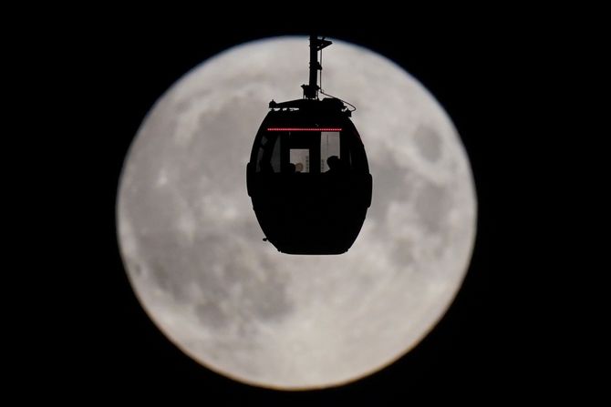 Super Mesec Plavi Mesec Supermoon Blue Moon Britanija London