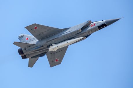 Kindžal hipersonična raketa Mikoyan MiG-31 Kindžal hipersonična raketa Mikoyan MiG-31
