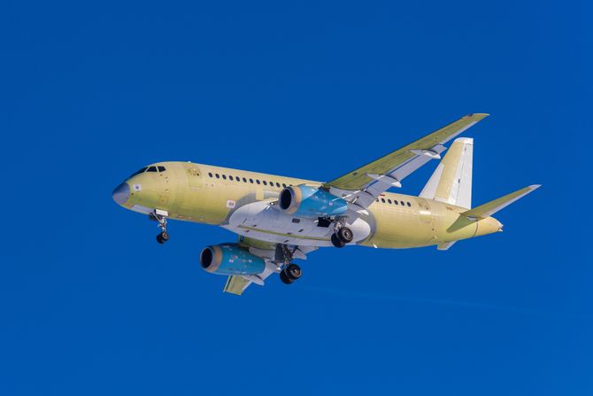 SJ-100 Yakovlev SJ-100 Yakovlev