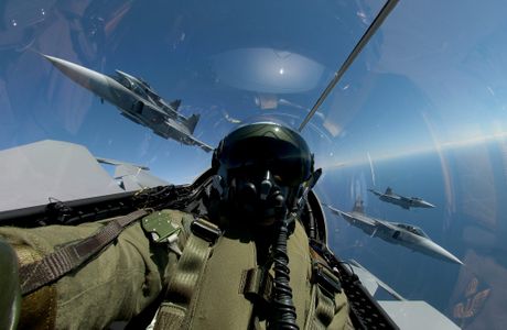 SAAB GRIPEN borbeni avion SAAB GRIPEN borbeni avion