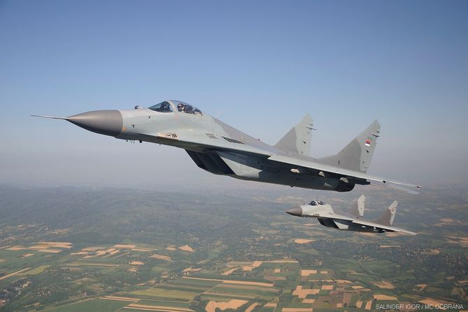 MiG-29 MiG-29