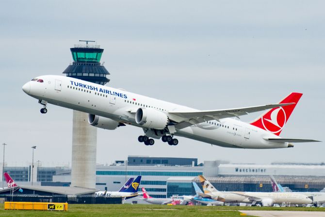 Turkish Airlines Boeing 787 Dreamliner Turkish Airlines Boeing 787 Dreamliner