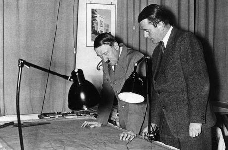 Hitler, Šper, Germanija