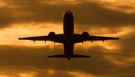 Pijani i drogirani, psuju, udaraju pilote, grizu stjuardese: Broj ovakvih putnika u avionima i dalje prevelik