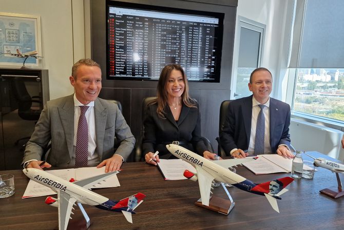 Air Serbia Menzies ugovor