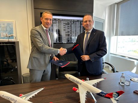 Air Serbia Menzies ugovor