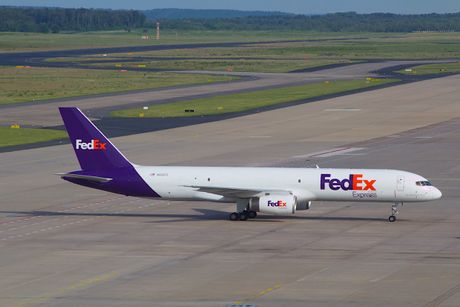 Fedex boeing 757