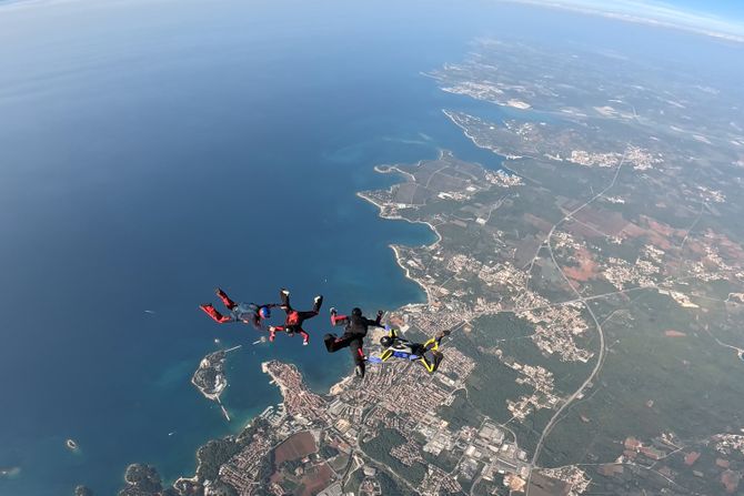 Otvoreno prventsvo Hrvatske u padobranstvu
