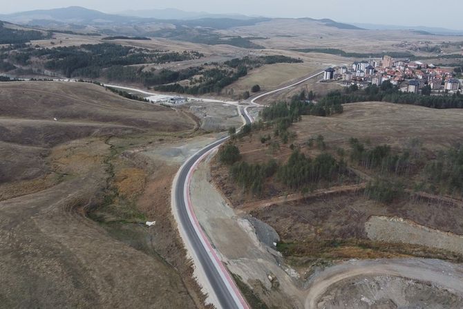 Gradi se aerodrom za male sportske avione na Zlatiboru Gradi se aerodrom za male sportske avione na Zlatiboru