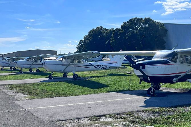 Učenik polupao avione