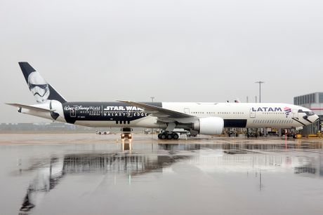 Avion Boing Boeing 777 LATAM Star Wars