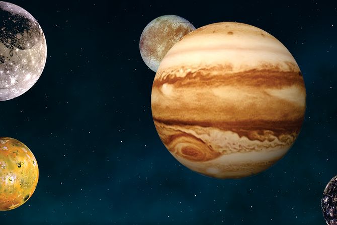 Jupiter, meseci