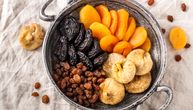 Ujutru, pre treninga ili pred spavanje: Kada je najbolje vreme za suvo voće i orašaste plodove?