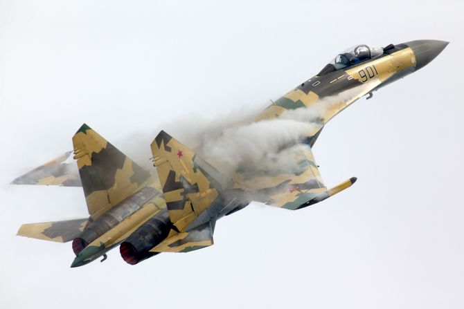 Sukhoi/Suhoj Su-35
