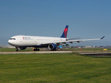 Delta Air Lines Airbus A330-323 - cn 690 Delta Air Lines Airbus A330-323 - cn 690