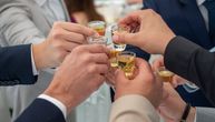 Jedna čašica dnevno ne štiti zdravlje, tvrde naučnici: Već dva pića dnevno povećavaju rizik od smrti i bolesti